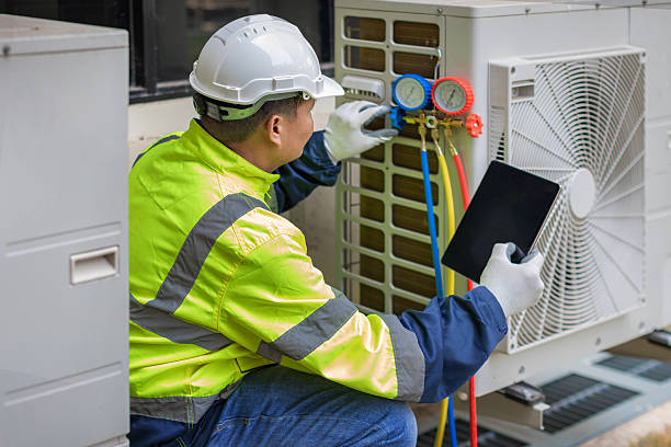 Professional Hvac technician working in Hempstead, NY